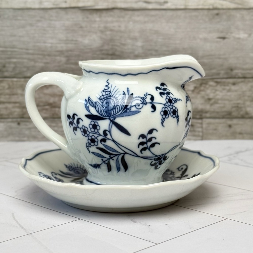 Blue Danube Blue Onion Tea Coffee Cups, Creamer And Vegetable Plate Lot Japan - Picture 7 of 9